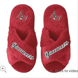NFL BUCCANEERS WOMEN'S FUR CROSS TEAM SLIPPERS, SIZES S OR XL